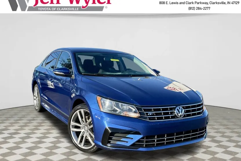 2016 Volkswagen Passat R-Line photo 1