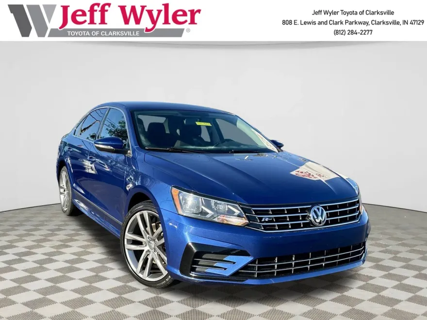 2016 Volkswagen Passat R-Line photo 1