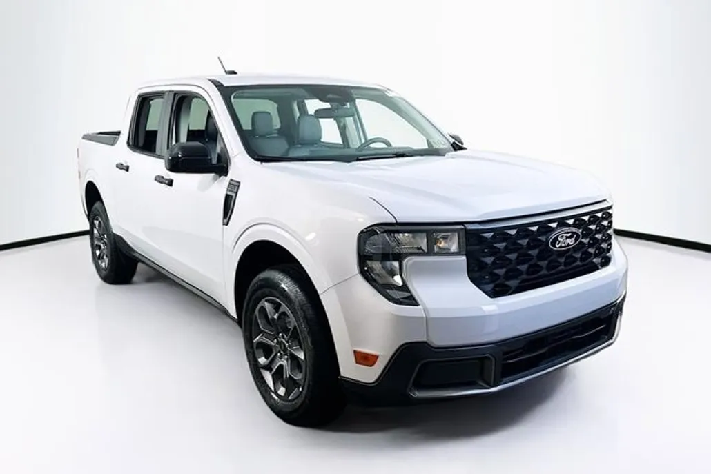 2025 Ford Maverick XLT photo 1