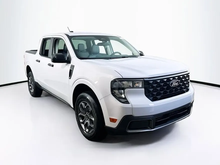 2025 Ford Maverick XLT photo 1