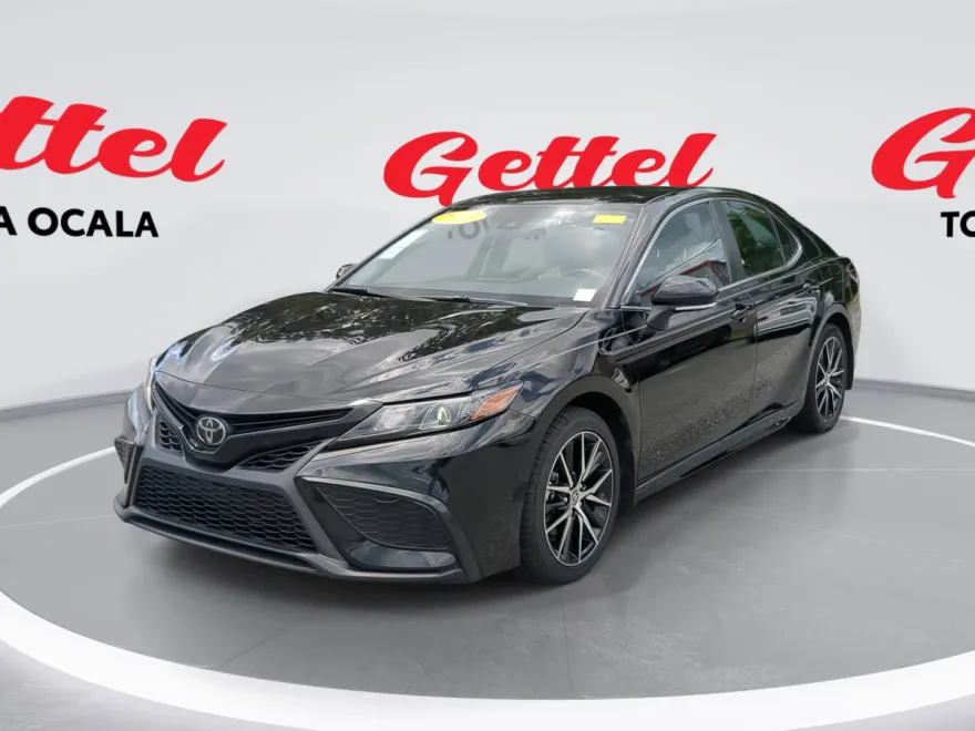 2023 Toyota Camry SE photo 1