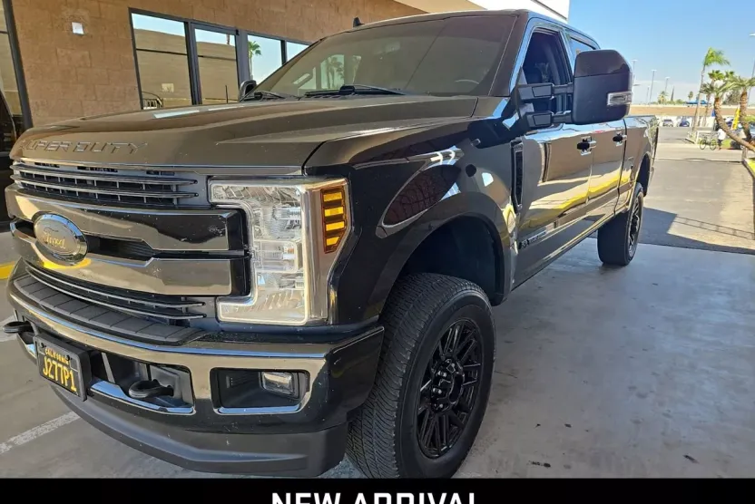 2019 Ford F-250 Lariat photo 1
