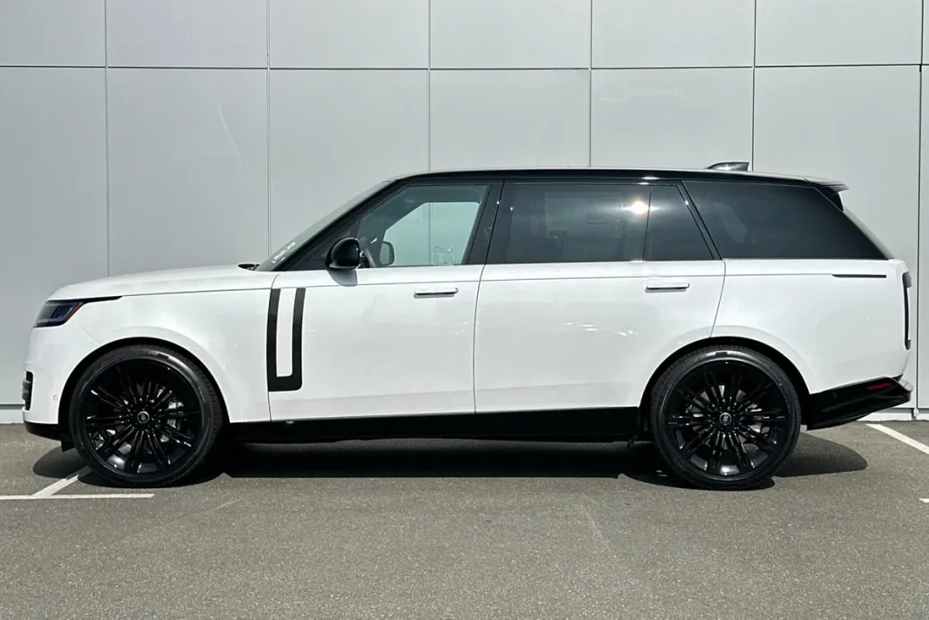 2025 Land Rover Range Rover SE photo 1