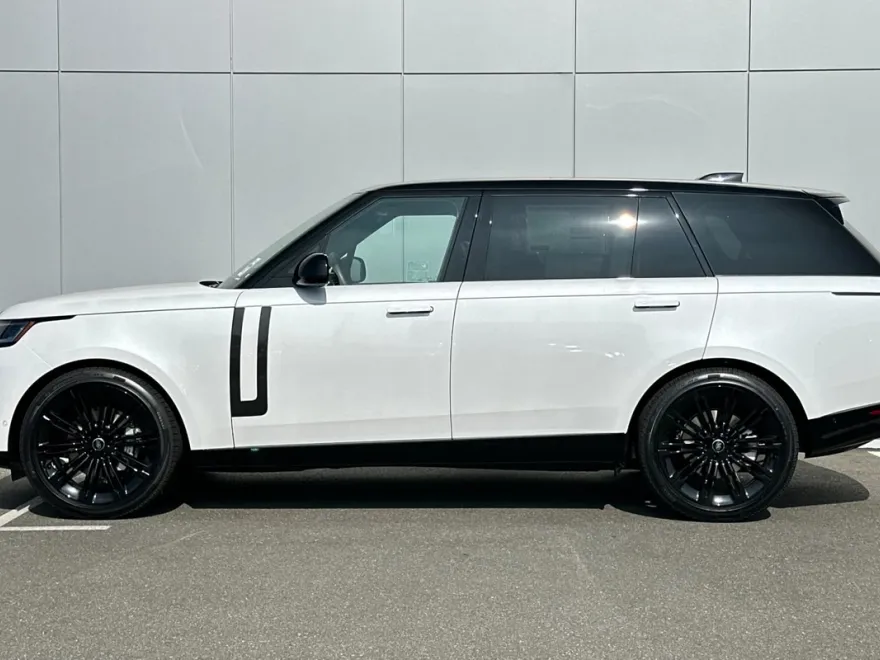 2025 Land Rover Range Rover SE photo 1