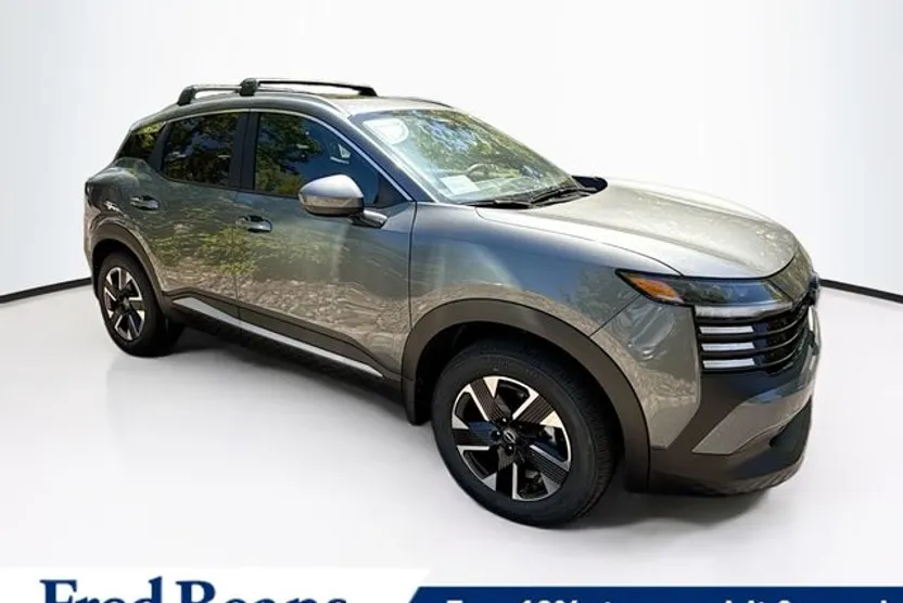 2025 Nissan Kicks SV photo 1