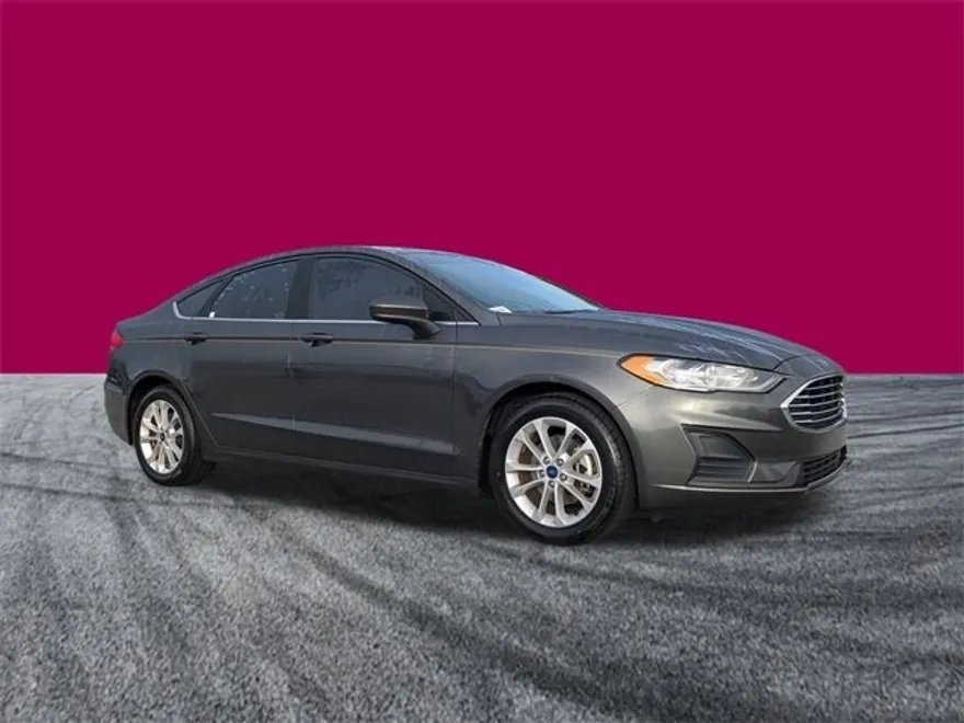 2020 Ford Fusion SE photo 1