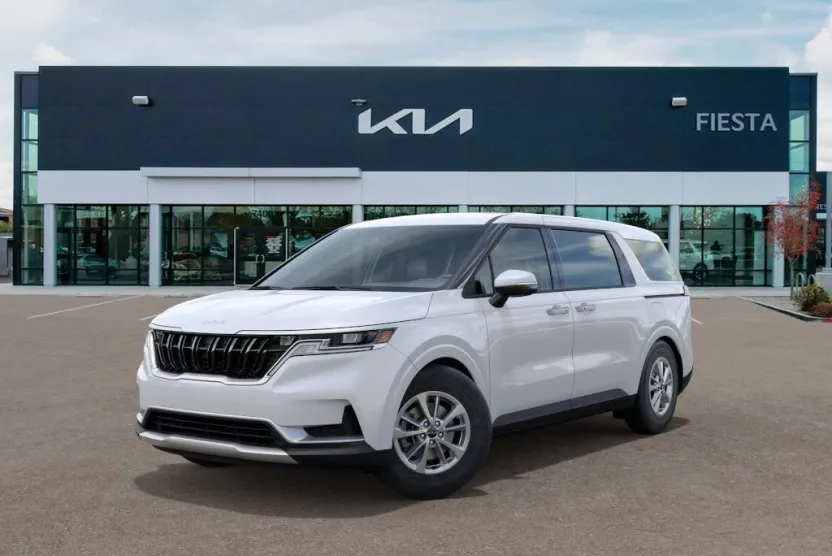 2024 Kia Carnival LX photo 1