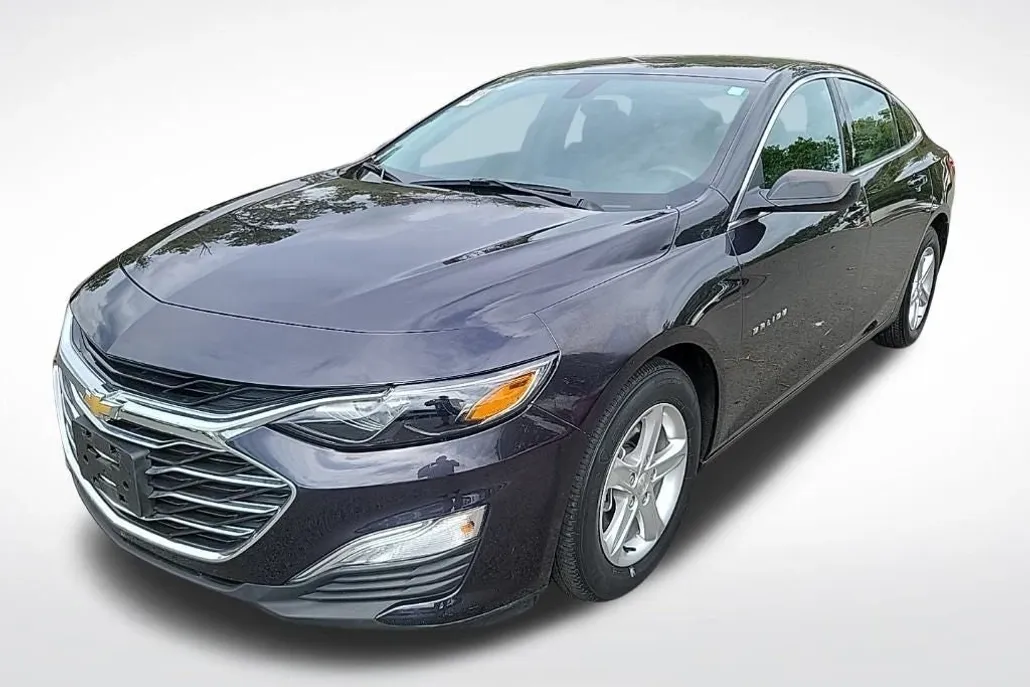 2022 Chevrolet Malibu photo 1