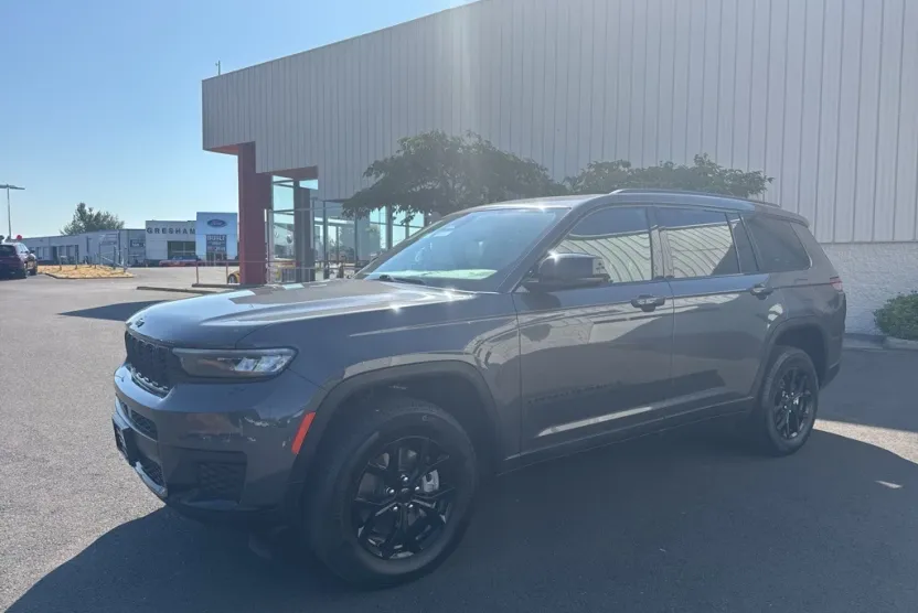 2024 Jeep Grand Cherokee Altitude photo 1