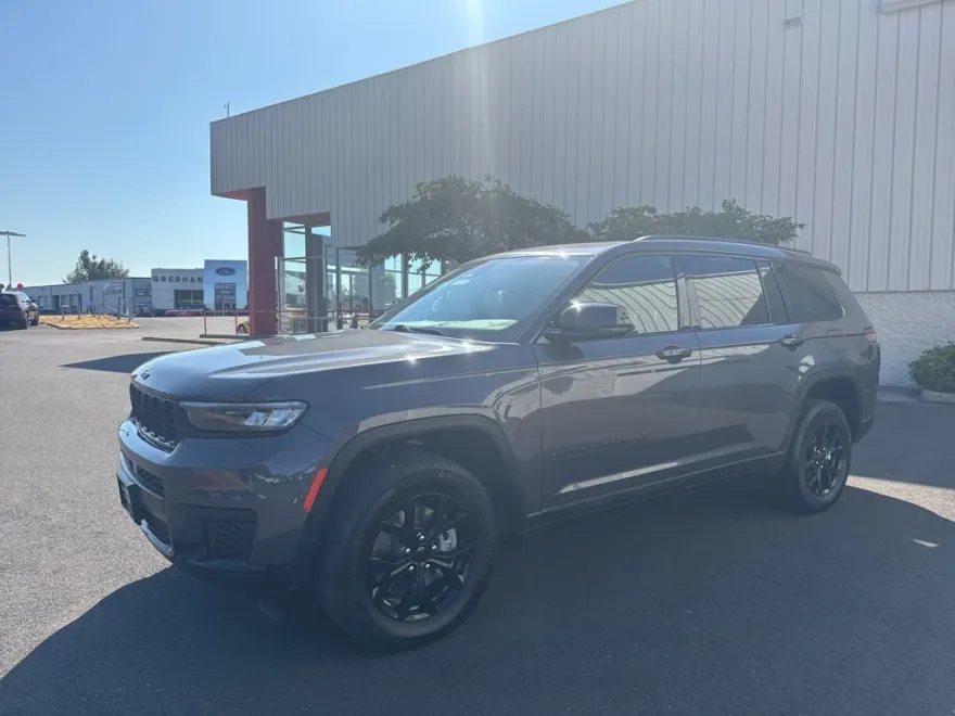 2024 Jeep Grand Cherokee Altitude photo 1