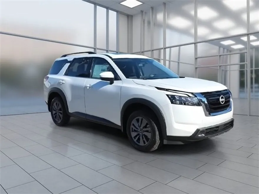 2025 Nissan Pathfinder SV photo 1