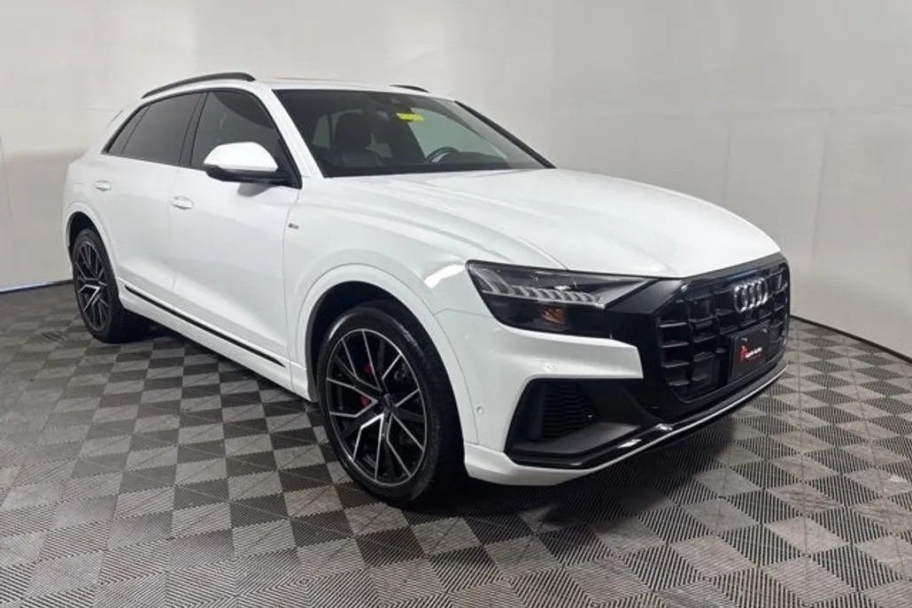 2021 Audi Q8 55 Premium Plus photo 1