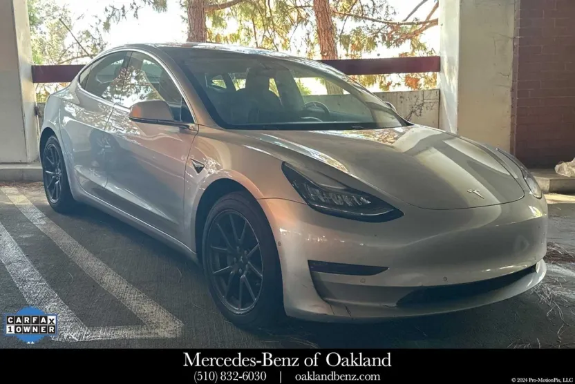 2018 Tesla Model 3 Long Range photo 1