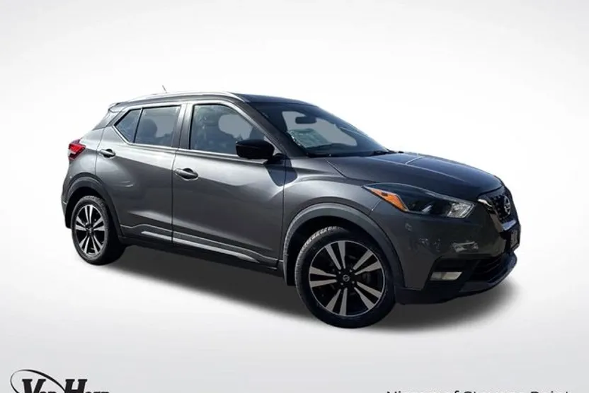 2020 Nissan Kicks SR photo 1
