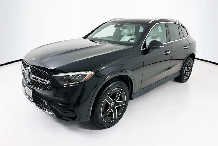 2024 Mercedes Benz GLC 300 4MATIC photo 1
