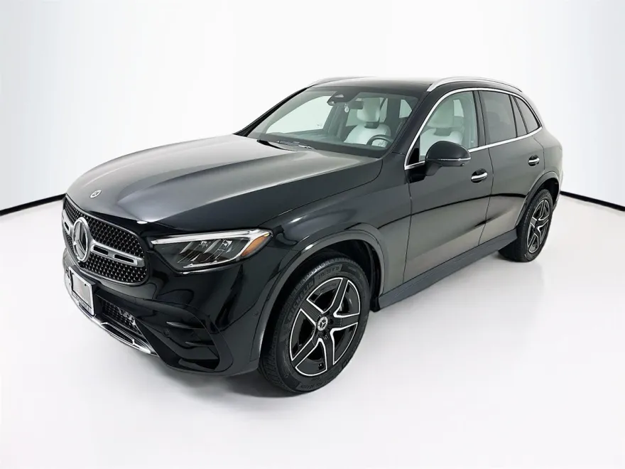 2024 Mercedes Benz GLC 300 4MATIC photo 1
