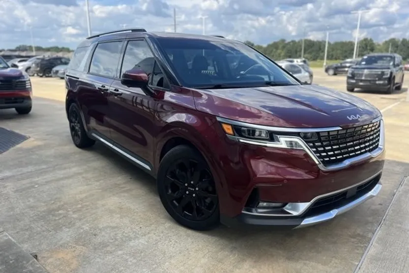 2022 Kia Carnival SX Prestige photo 1