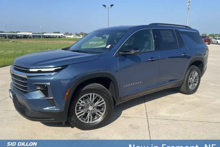 2026 Chevrolet Traverse photo 1