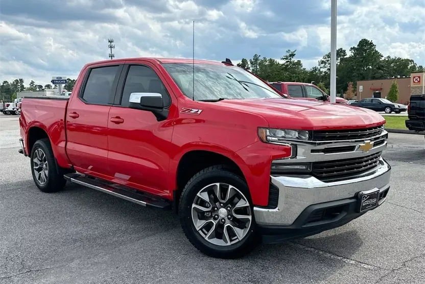 2022 Chevrolet Silverado 1500 LT photo 1
