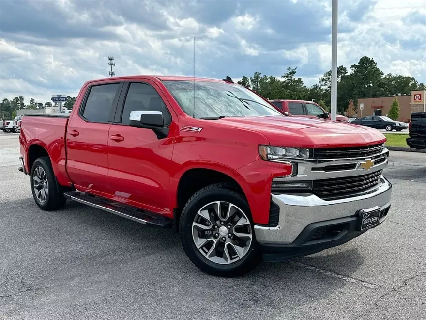 2022 Chevrolet Silverado 1500 LT photo 1