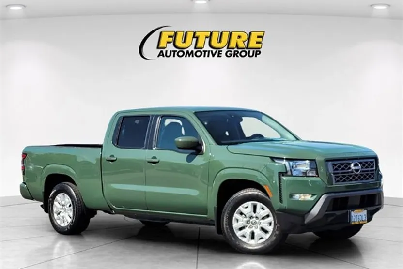 2022 Nissan Frontier SV Crew Cab photo 1