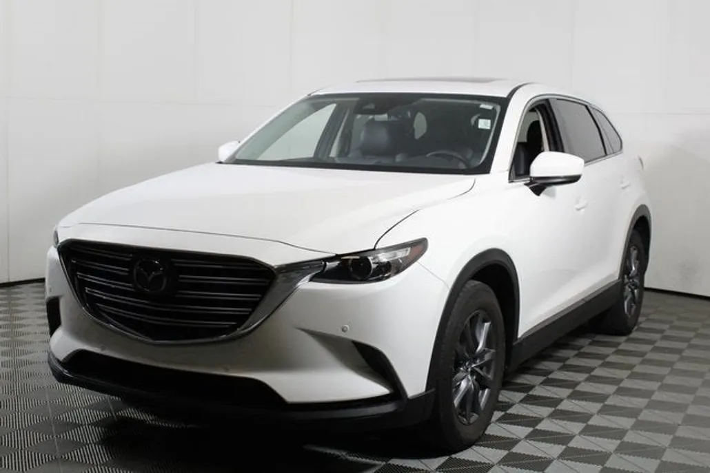2022 Mazda CX-9 Touring photo 1