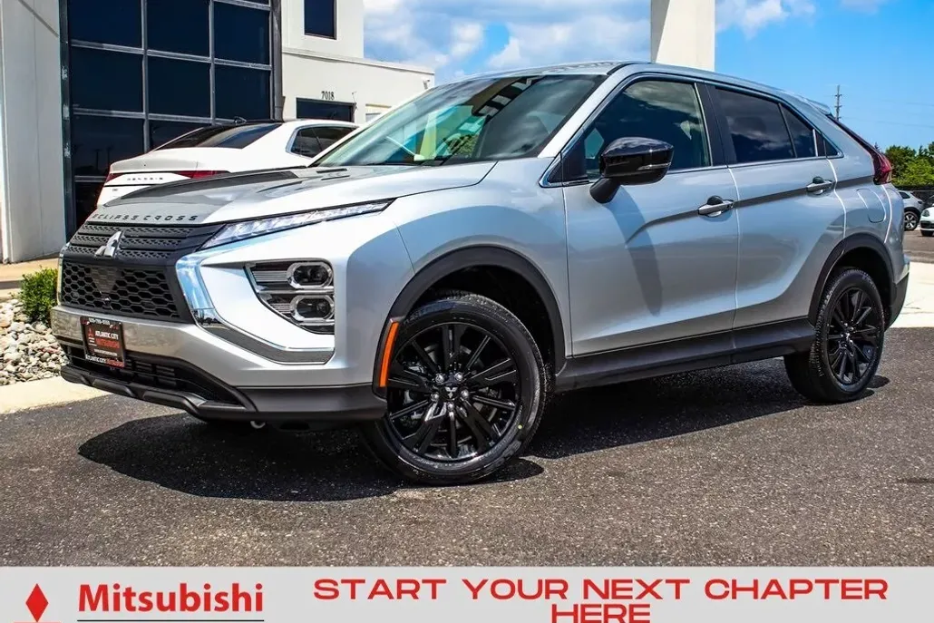 2025 Mitsubishi Eclipse Cross LE photo 1