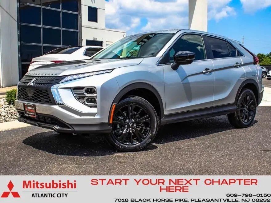 2025 Mitsubishi Eclipse Cross LE photo 1
