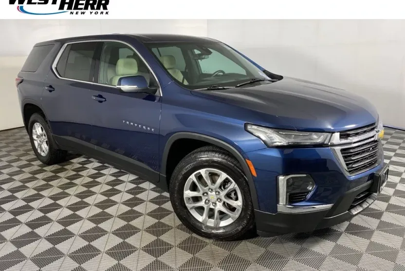 2023 Chevrolet Traverse 1LS photo 1