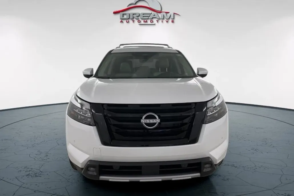 2025 Nissan Pathfinder SL photo 1