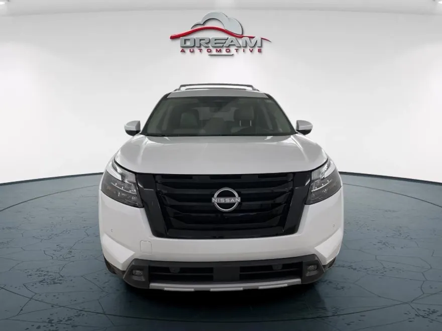 2025 Nissan Pathfinder SL photo 1