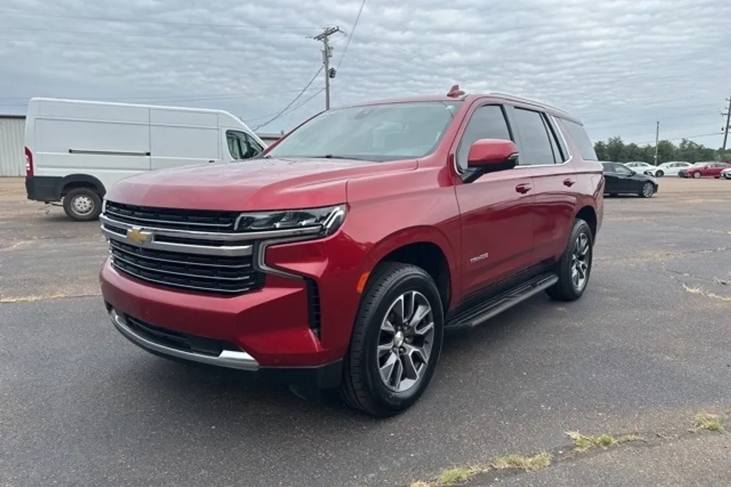 2021 Chevrolet Tahoe LT photo 1