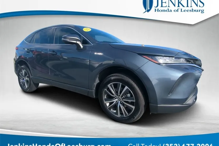 2021 Toyota Venza LE photo 1