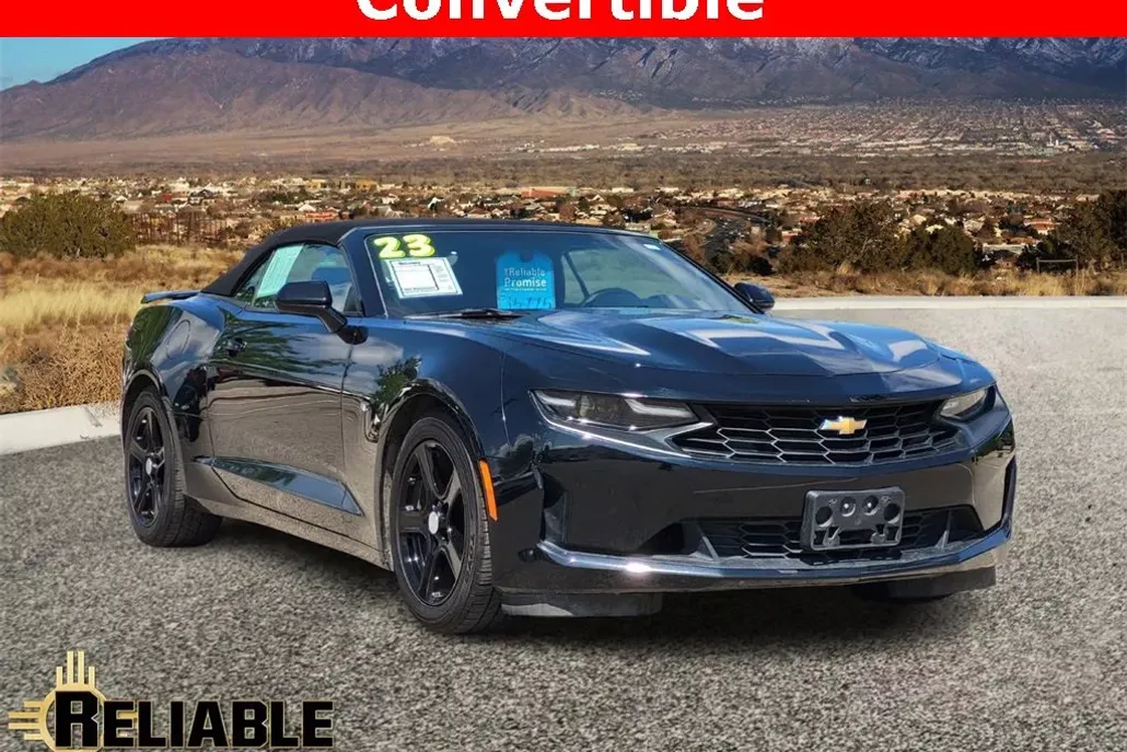 2023 Chevrolet Camaro 1LT photo 1