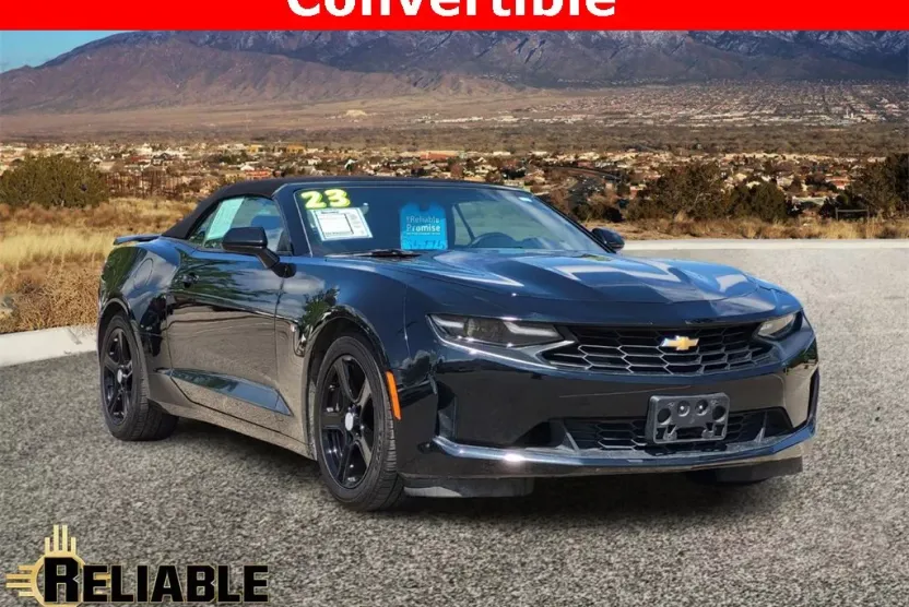 2023 Chevrolet Camaro 1LT photo 1