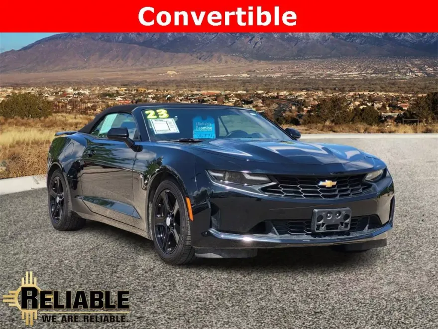 2023 Chevrolet Camaro 1LT photo 1