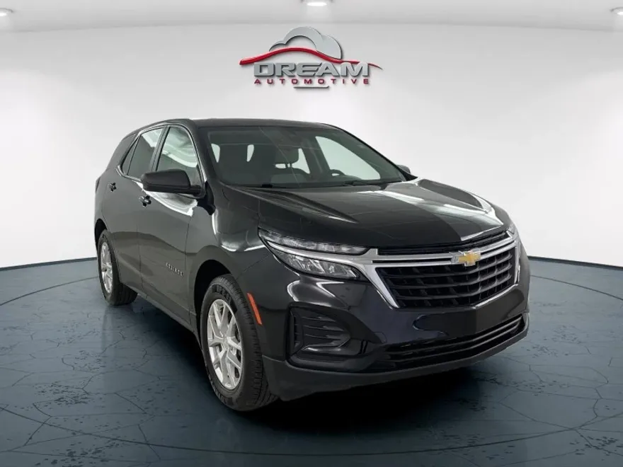 2022 Chevrolet Equinox LS photo 1