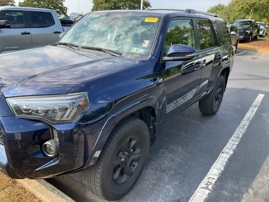 2023 Toyota 4Runner SR5 Premium photo 1