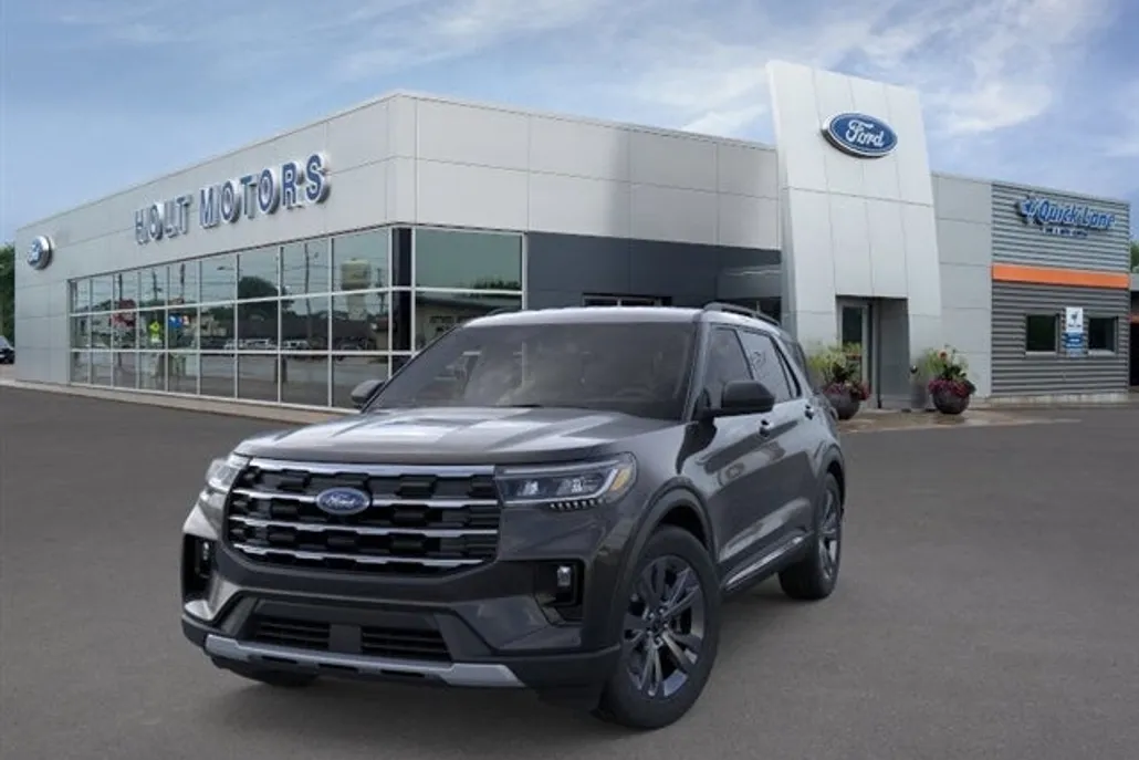 2025 Ford Explorer photo 1