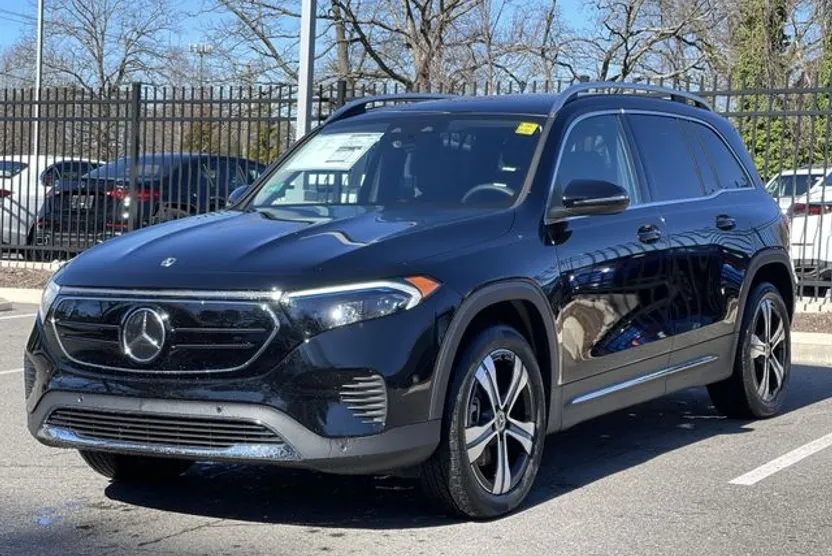 2023 Mercedes Benz EQB 350 4MATIC photo 1