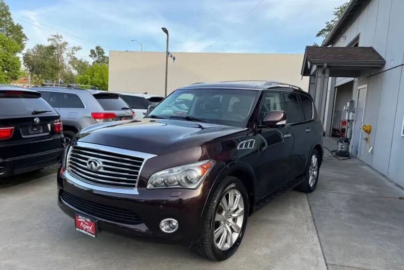 2012 Infiniti QX56 photo 1