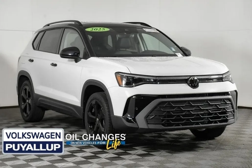2025 Volkswagen Taos SE photo 1