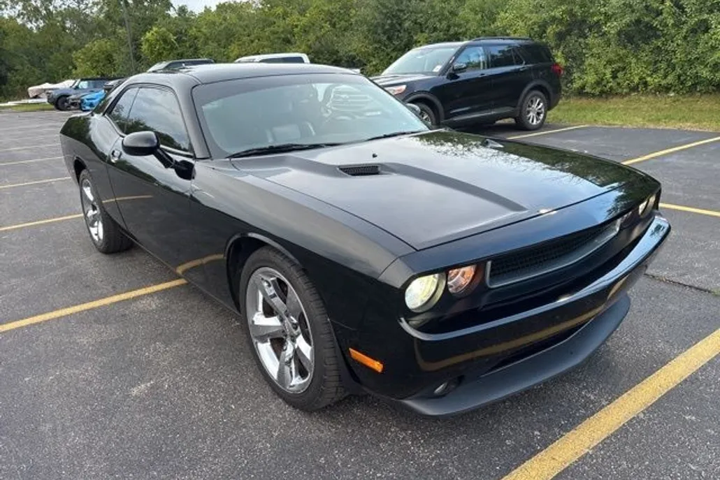 2013 Dodge Challenger R/T photo 1