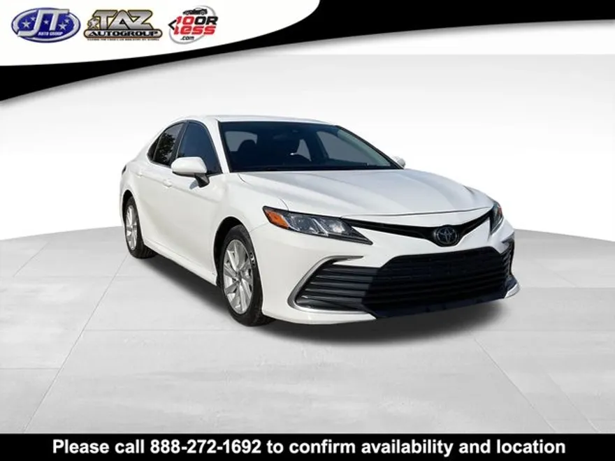 2022 Toyota Camry LE photo 1