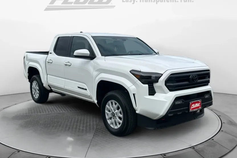2025 Toyota Tacoma SR5 photo 1