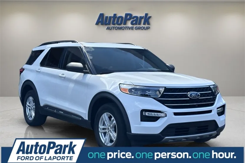 2022 Ford Explorer XLT photo 1