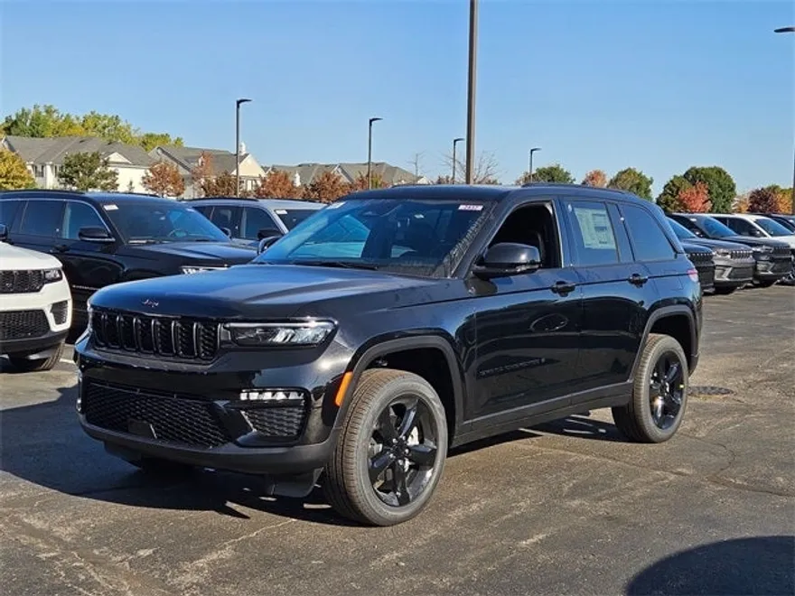2025 Jeep Grand Cherokee Limited photo 1