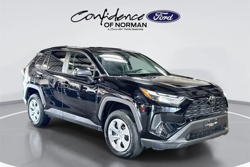 2024 Toyota RAV4 LE photo 1