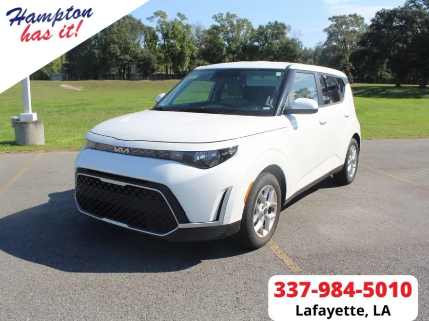 2023 Kia Soul LX photo 1