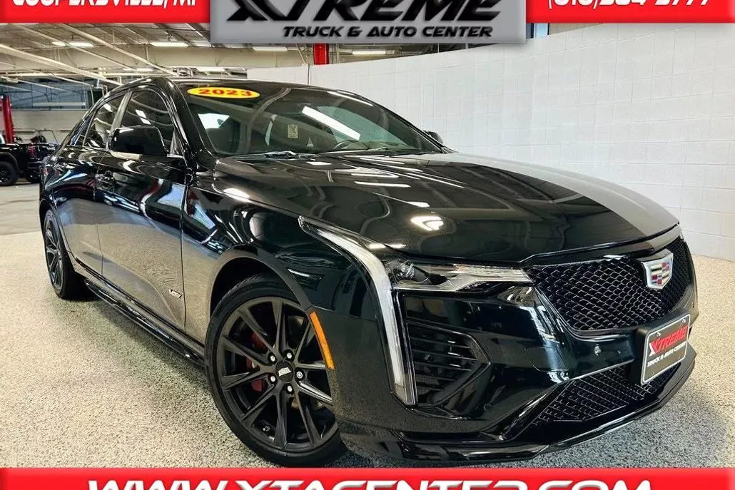 2023 Cadillac CT4 photo 1